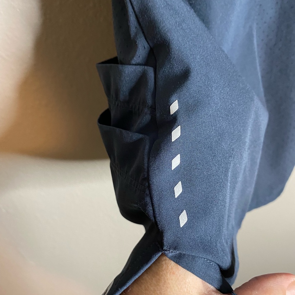 Barco Uniforms Dark Blue V-Neck Short Sleeve Top - Picture 6 of 7